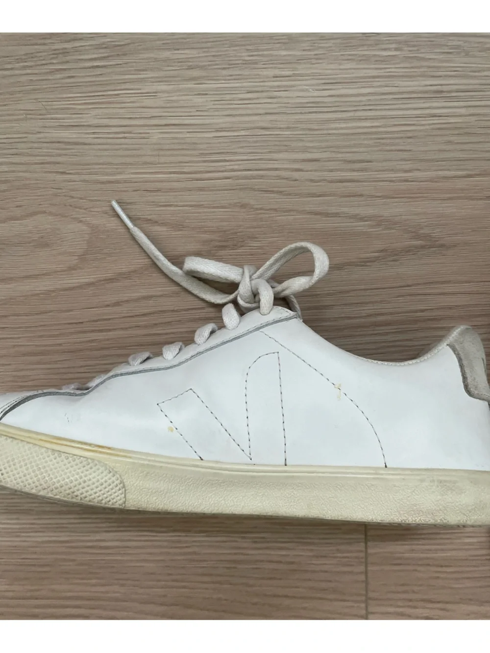 Veja White Esplar Low-Top leather Sneakers - Picture 4 of 6